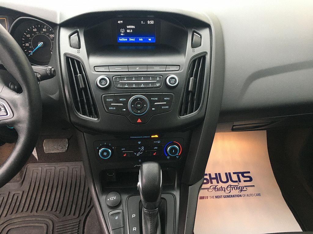 2018 Ford Focus SE image 7