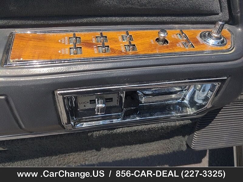 1989 Lincoln Town Car null image 5