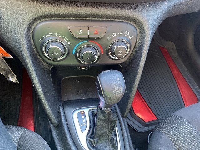 2016 Dodge Dart SE image 18