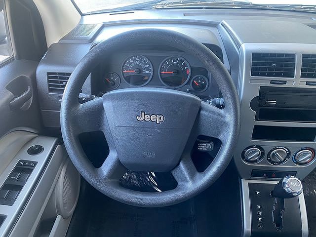 2007 Jeep Compass Sport image 8