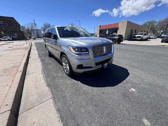 2022 Lincoln Navigator L