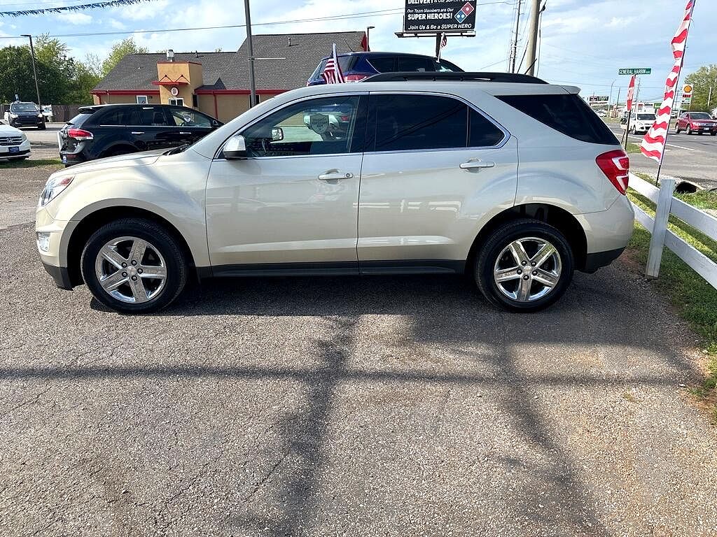 2016 Chevrolet Equinox LT image 3