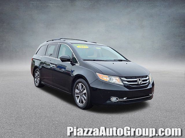 2015 Honda Odyssey Touring image 0