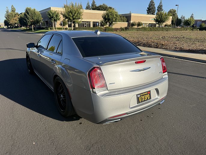2018 Chrysler 300