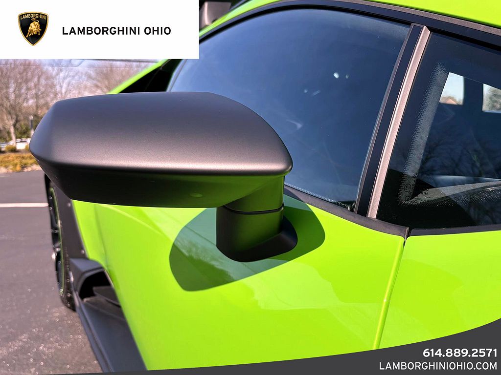 2023 Lamborghini Huracan Sterrato image 11