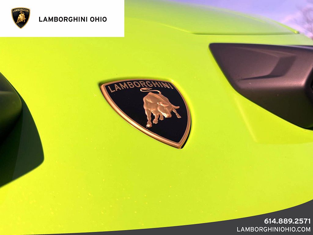 2023 Lamborghini Huracan Sterrato image 13