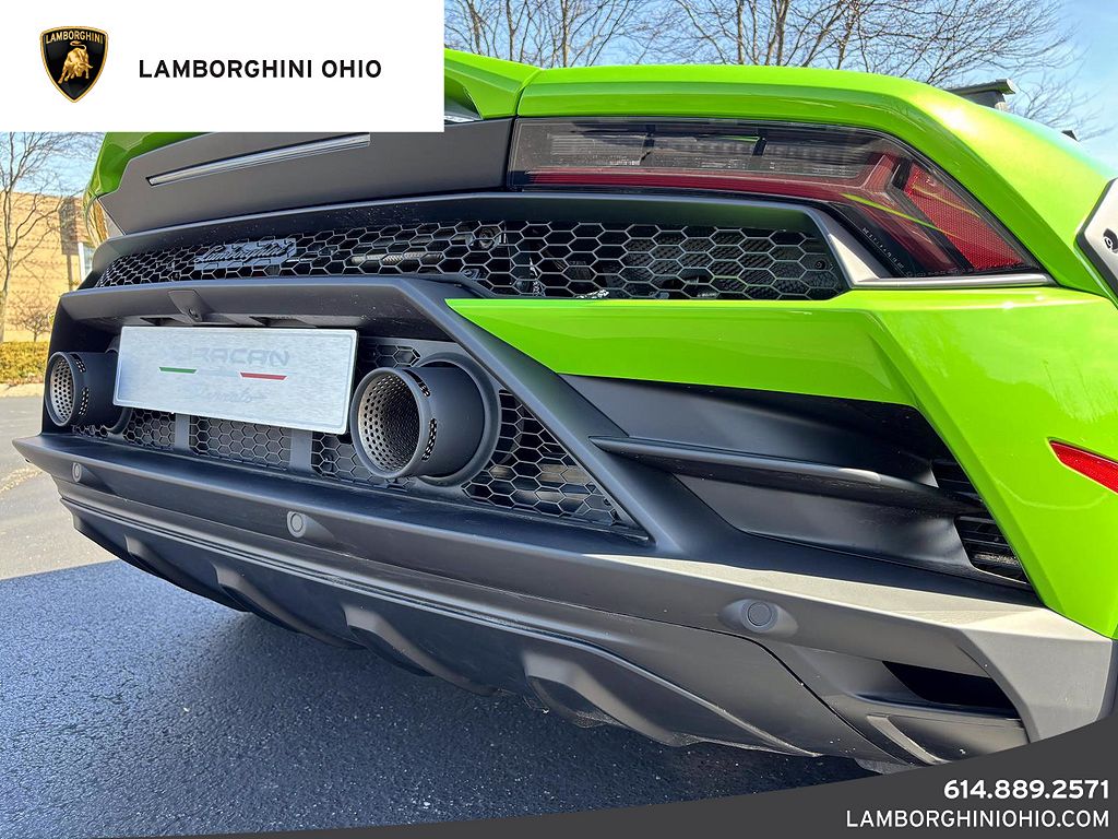 2023 Lamborghini Huracan Sterrato image 17