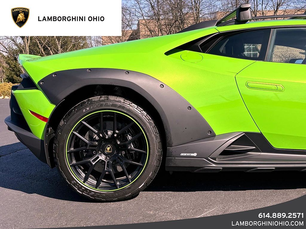 2023 Lamborghini Huracan Sterrato image 8