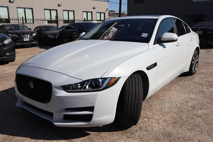 2017 Jaguar XE