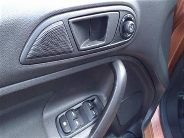 2017 Ford Fiesta SE image 19