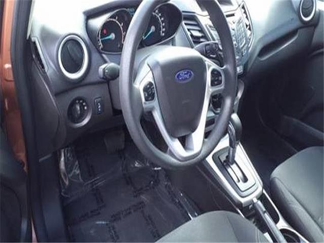 2017 Ford Fiesta SE image 4