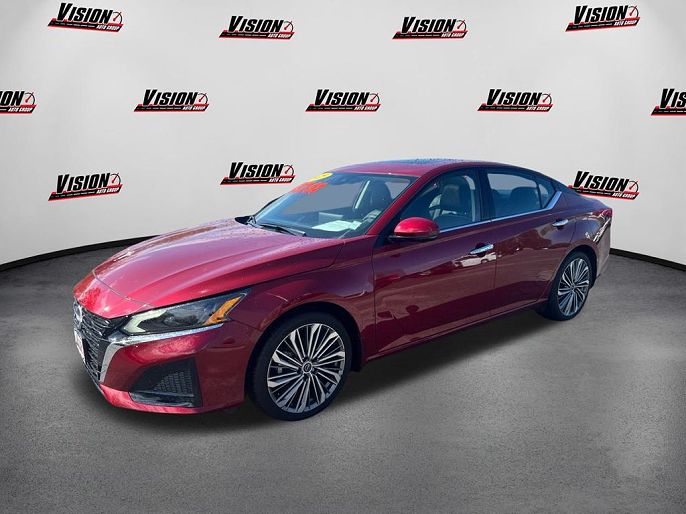 2025 Nissan Altima