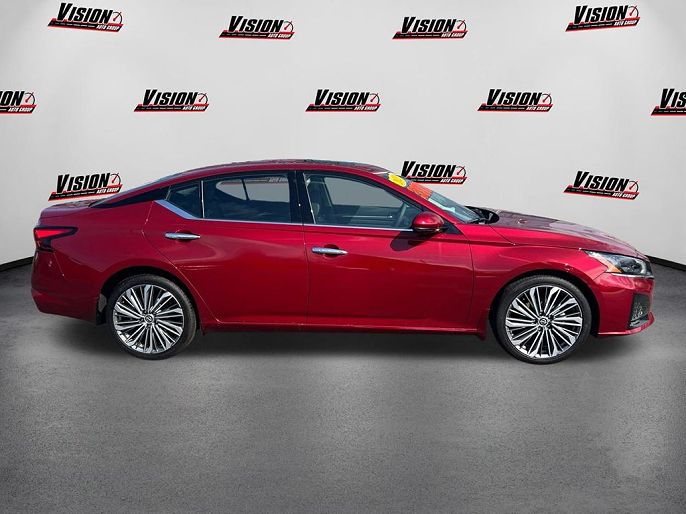 2025 Nissan Altima