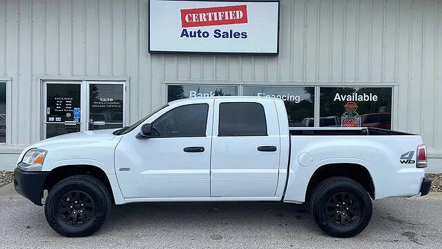 2006 Mitsubishi Raider