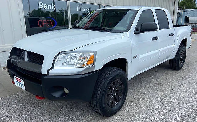 2006 Mitsubishi Raider