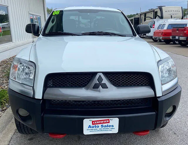 2006 Mitsubishi Raider
