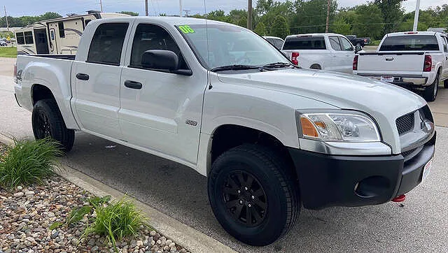 2006 Mitsubishi Raider