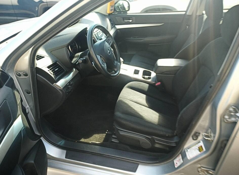 2013 Subaru Legacy 2.5i image 5