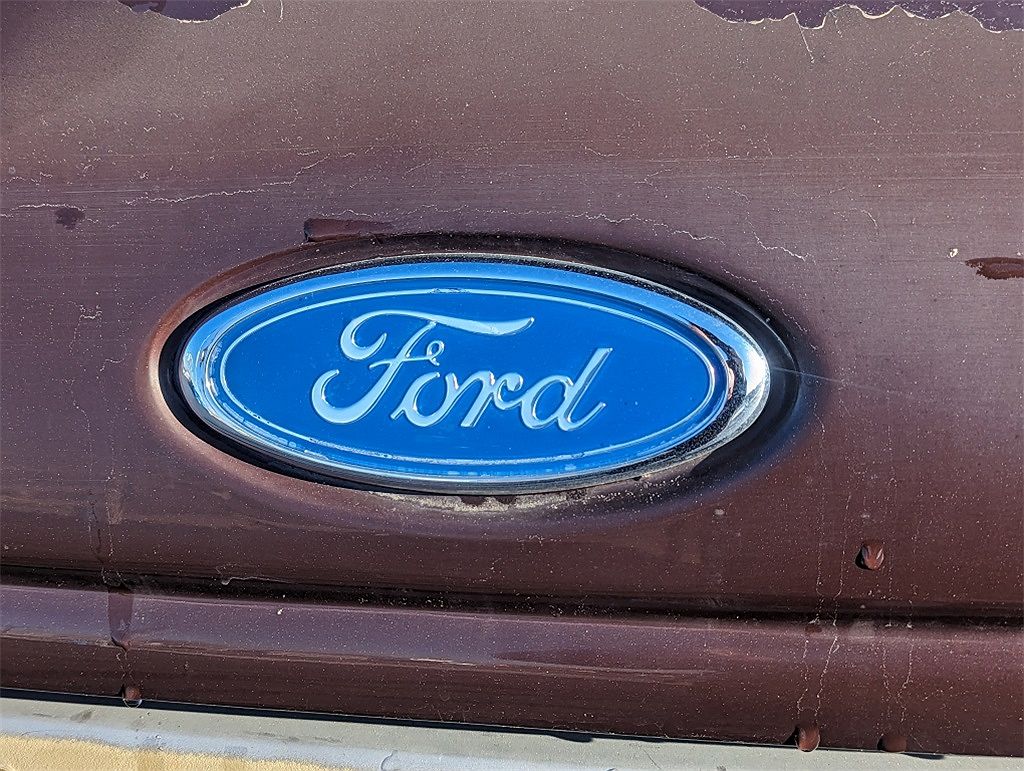 1996 Ford Econoline E-350 image 8