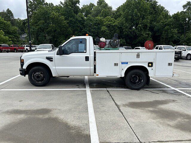 2010 Ford F-350 XL image 3