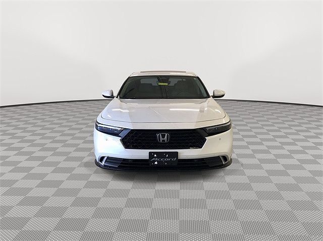 2023 Honda Accord Touring image 2