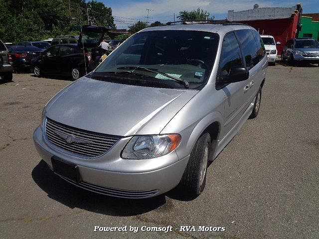2003 Chrysler Town & Country LX image 11
