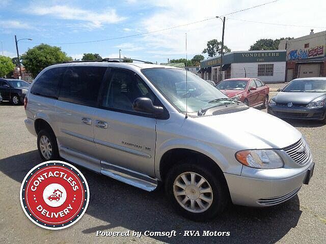 2003 Chrysler Town & Country LX image 1