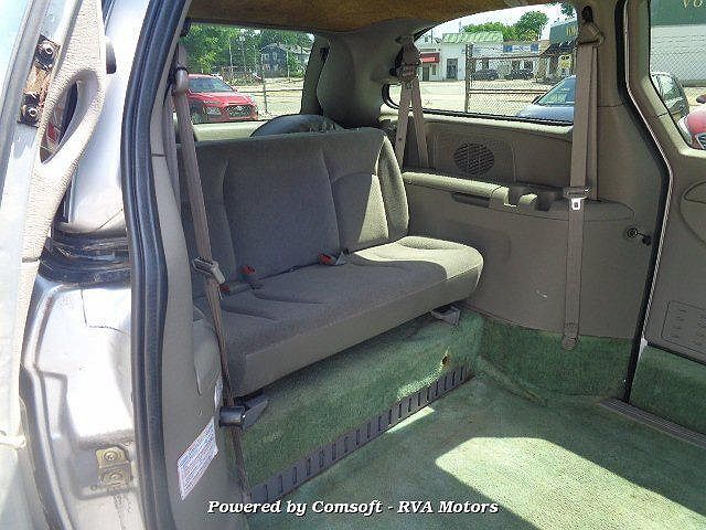 2003 Chrysler Town & Country LX image 27