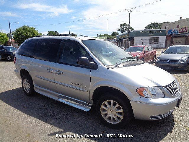 2003 Chrysler Town & Country LX image 6