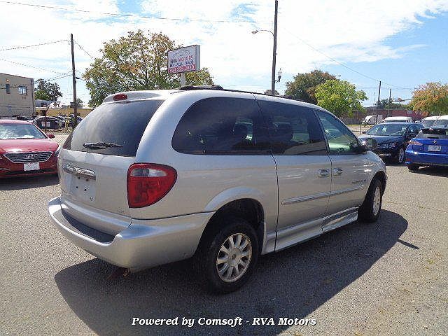 2003 Chrysler Town & Country LX image 7