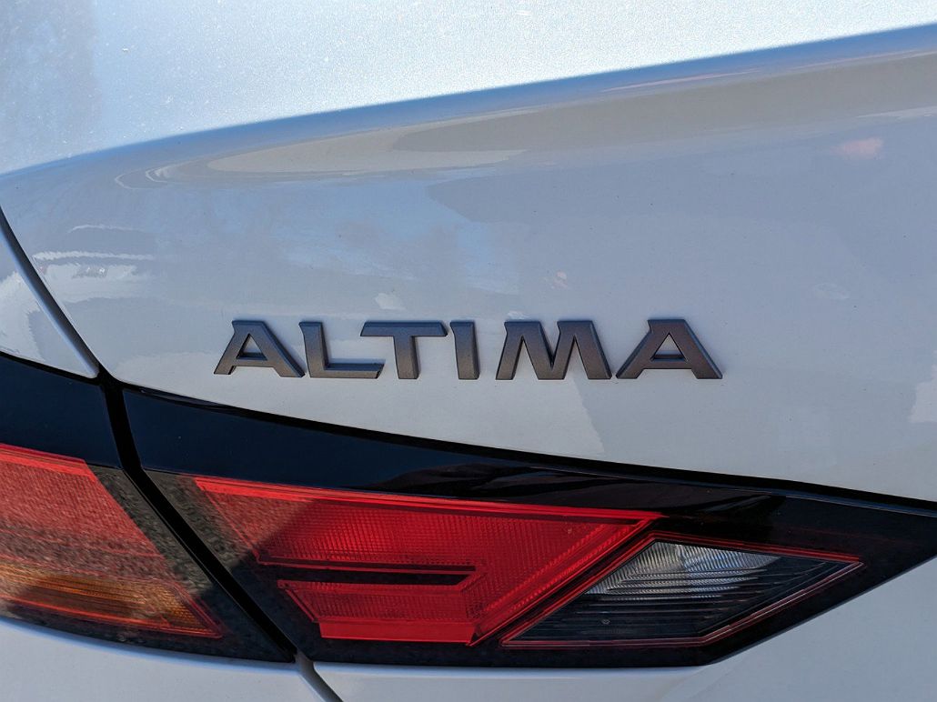 2024 Nissan Altima SL image 5