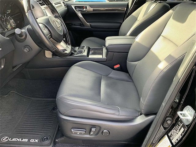 2020 Lexus GX 460 image 4