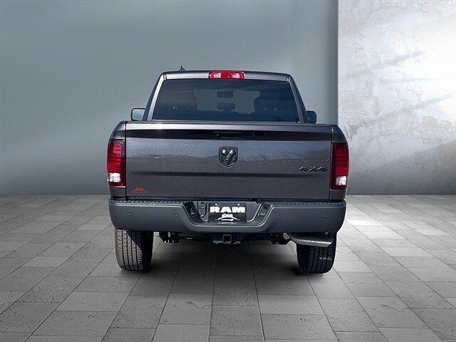 2024 Ram 1500 SLT image 4