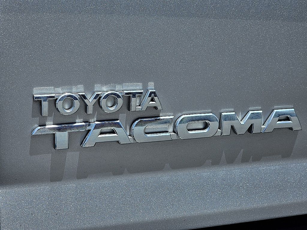 2015 Toyota Tacoma Base image 14