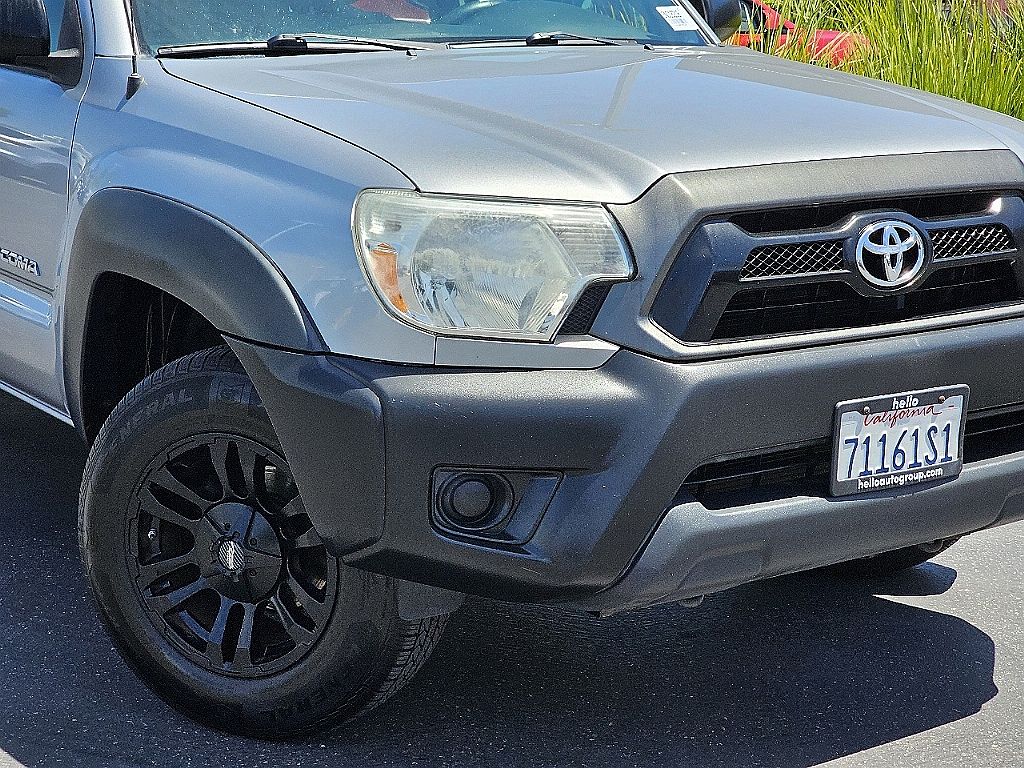 2015 Toyota Tacoma Base image 15