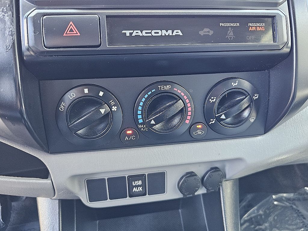 2015 Toyota Tacoma Base image 27