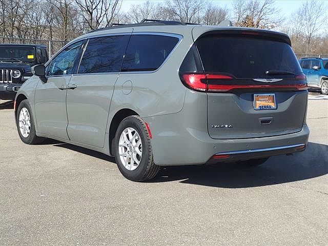 2022 Chrysler Pacifica Touring-L image 4