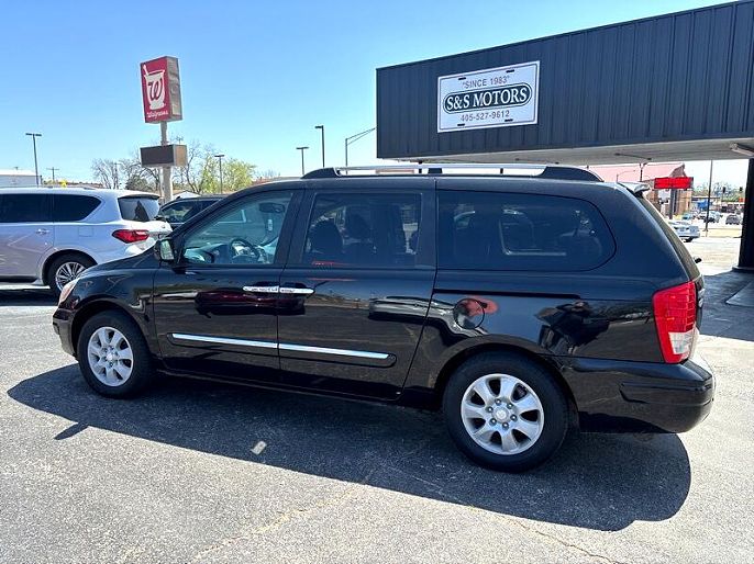 2007 Hyundai Entourage