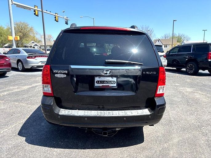 2007 Hyundai Entourage