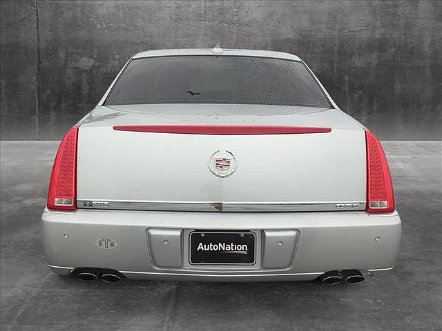 2011 Cadillac DTS Premium image 5