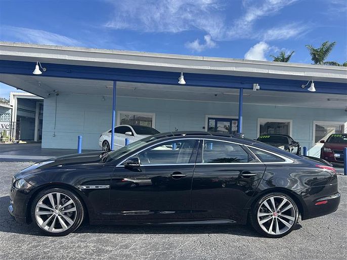 2017 Jaguar XJ