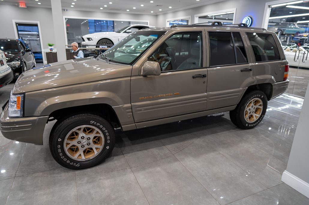 1996 Jeep Grand Cherokee Limited Edition image 2