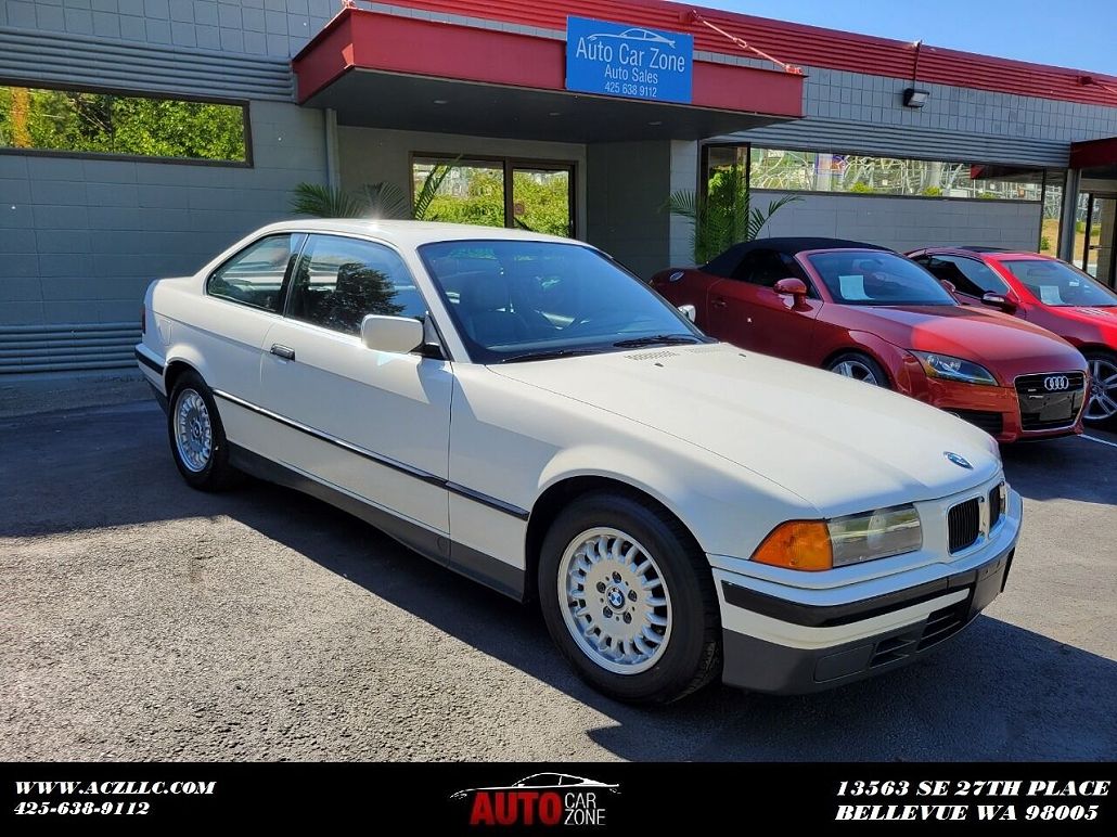 1993 BMW 3 Series 318iS image 0