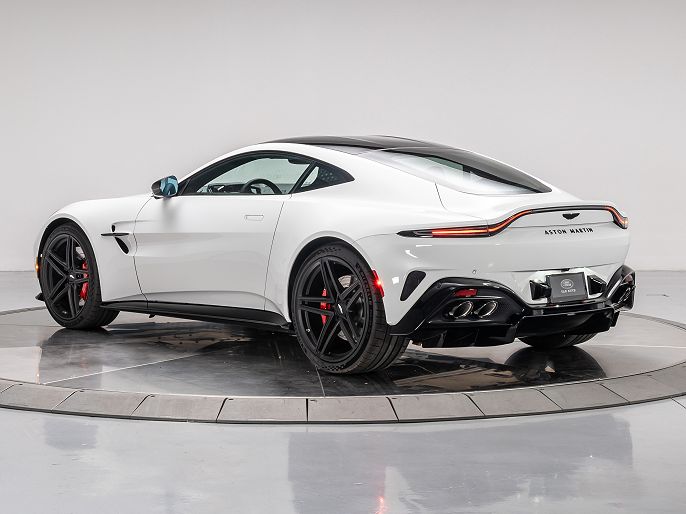 2025 Aston Martin V8 Vantage