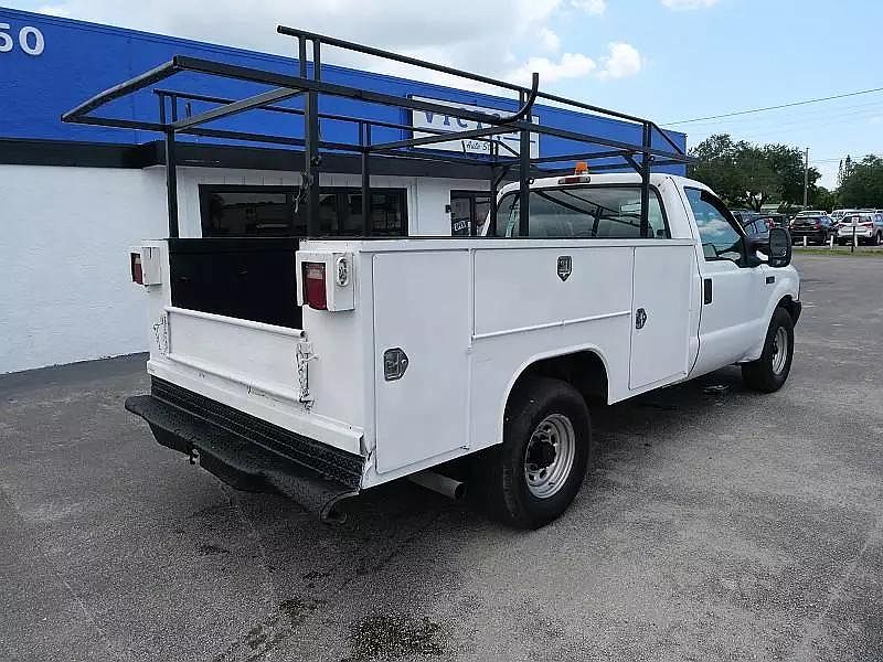 2003 Ford F-350 null image 2