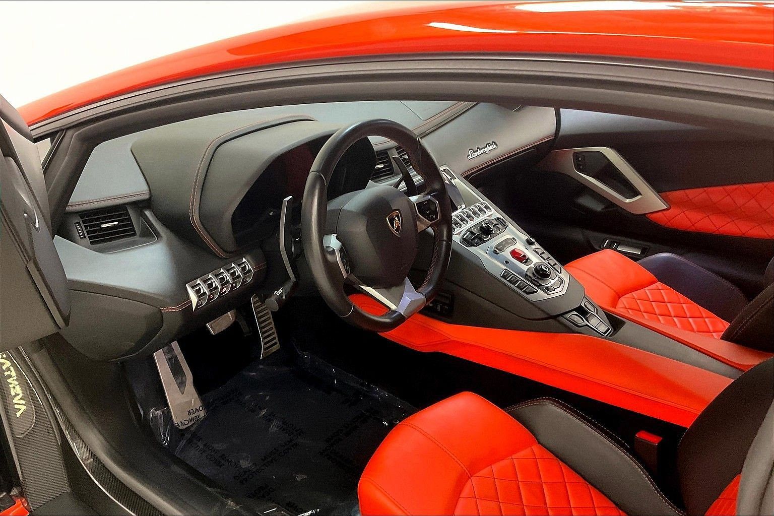2018 Lamborghini Aventador S image 6