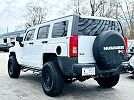 2010 Hummer H3 null image 9