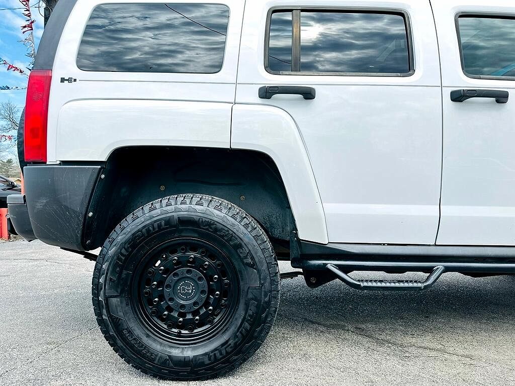 2010 Hummer H3 null image 31