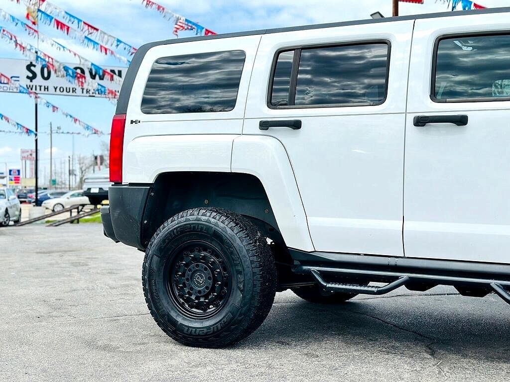 2010 Hummer H3 null image 6