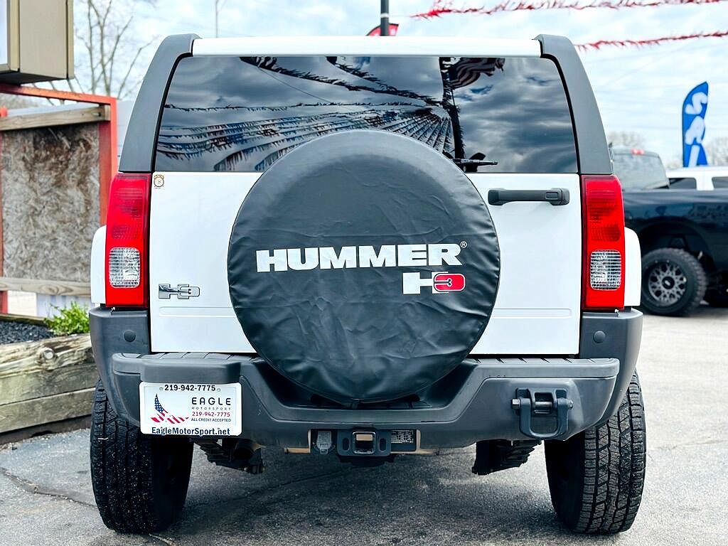 2010 Hummer H3 null image 8